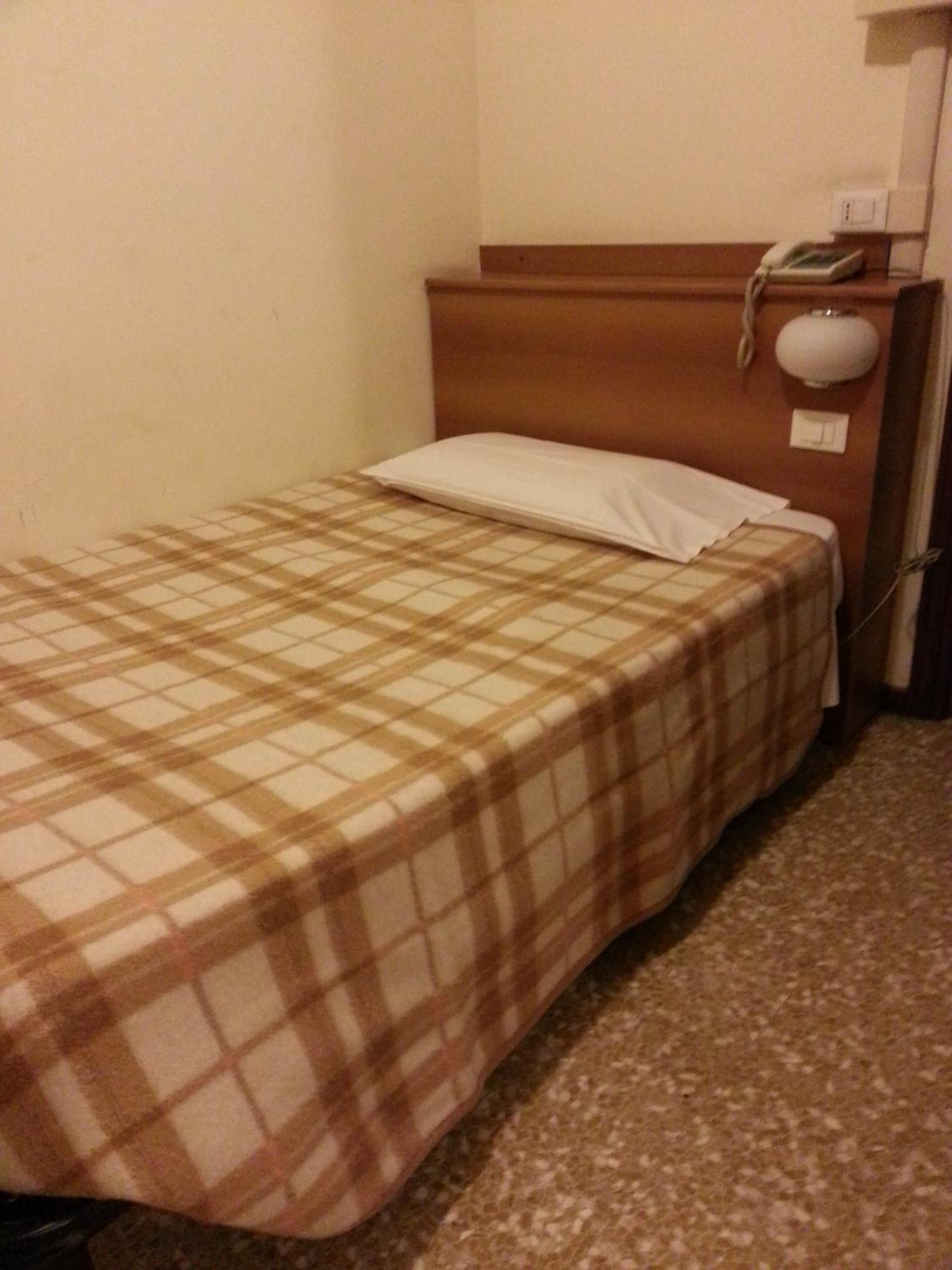 Hotel Lombardia Seveso المظهر الخارجي الصورة