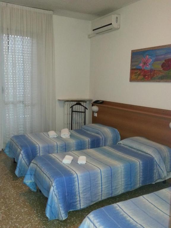 Hotel Lombardia Seveso الغرفة الصورة