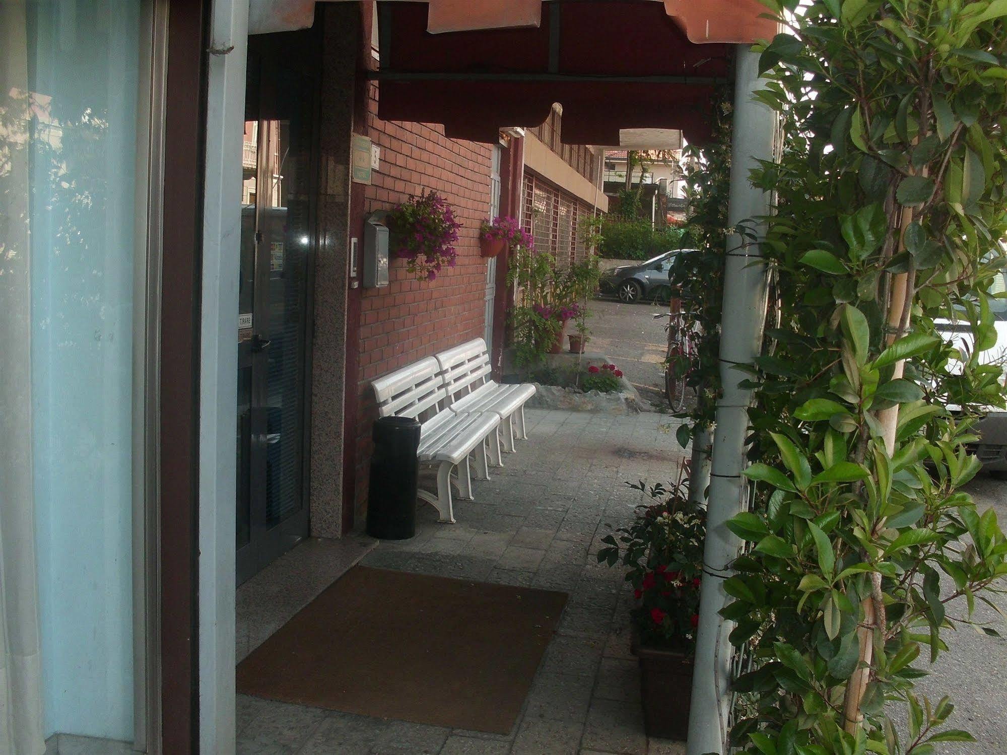 Hotel Lombardia Seveso المظهر الخارجي الصورة